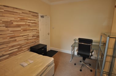 Wern Fawr Road, Port tennant, Swansea - Image 3