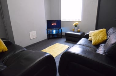 Queen Anne Street, Shelton, Stoke - Image 3