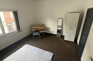 Elliott Street, Basford, Newcastle under Lyme - Image 2