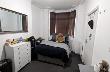 Sturgess Street, Penkhull, Stoke - Image 2