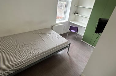 Malvern Avenue, Silverdale, Newcastle under Lyme - Image 3