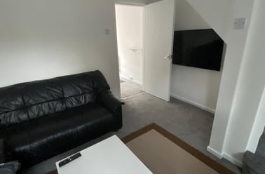 Queen Anne Street, Shelton, Stoke - Image 3