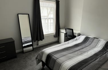 Queen Anne Street, Shelton, Stoke - Image 2