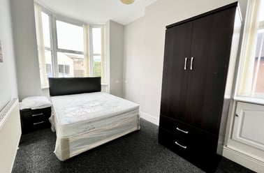 Sturgess Street, Penkhull, Stoke - Image 2