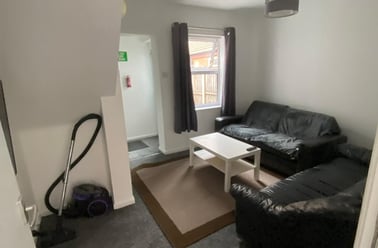 Queen Anne Street, Shelton, Stoke - Image 2