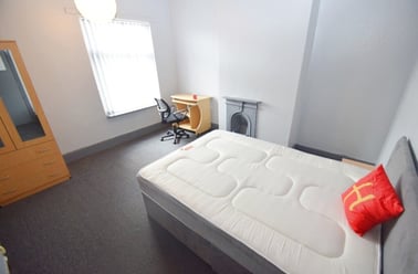 Carlton Road, Shelton, Stoke - Image 2