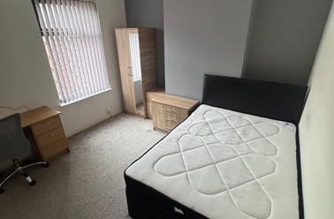 Egerton Street, Hanley, Stoke - Image 3