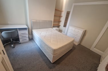 Allendale road, Near university, Plymouth - Image 3