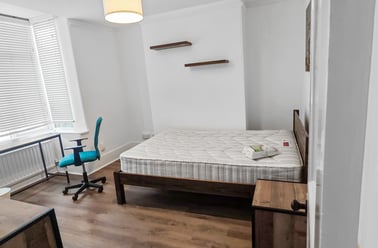 Edgerton Park Road, St Sidwells, Exeter - Image 2