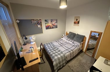 Fawcett goombs Wifi and Parking, Southsea, Portsmouth - Image 2