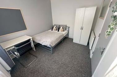 Fawcett Road, Southsea, Portsmouth - Image 2