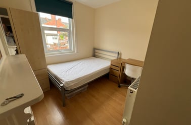 Clinton Avenue, Mount Pleasant , Exeter - Image 3