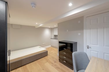 Monmouth Street, City Centre, Bath - Image 2