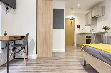 High Street, City Centre, Bristol - Image 2