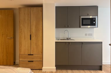 Queen Square, City Centre, Bristol - Image 3