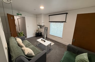 Gwydr Crescent, Uplands, Swansea - Image 3