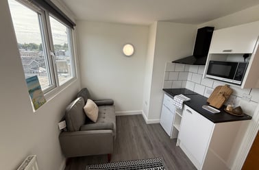 Eversley Road, Sketty, Swansea - Image 3