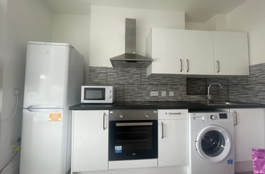 St Albans Road, Brynmill, Swansea - Image 3