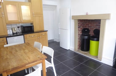 Trinity Street, Edgerton, Huddersfield - Image 3