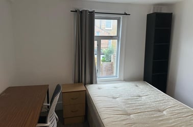 Crofton Road, Peckham, London - Image 3