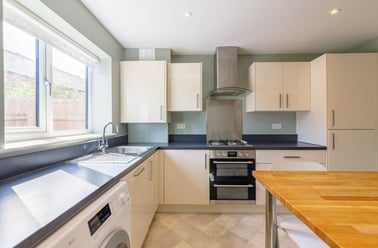 Roberts Yard, Beeston, Nottingham - Image 3