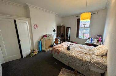 Belle Vue Road, Hyde Park, Leeds - Image 3