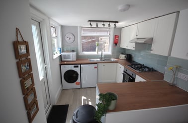 Jessie Road (ALL DOUBLE BEDROOMS), Southsea, Portsmouth - Image 3