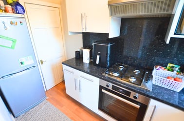 Norman Street, Kirkstall, Leeds - Image 2