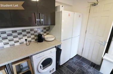 Lodge Road, Inner Avenue, Southampton - Image 3