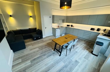 Queens Road, Kingsdown, Bristol - Image 2