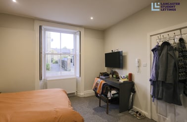 Queen Street, City Centre, Lancaster - Image 2