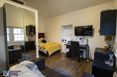 St Leonards Gate, City Centre, Lancaster - Image 2