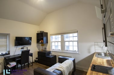 St Leonards Gate, City Centre, Lancaster - Image 3