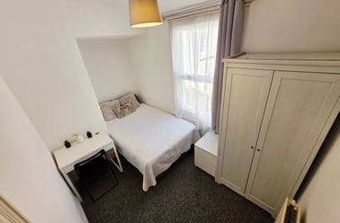 Fishponds Road, Fishponds, Bristol - Image 2