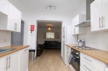 Seventh Avenue, Northville, Bristol - Image 3