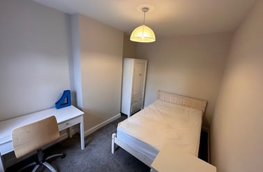 Robinhood Street, City Centre, Gloucester - Image 2