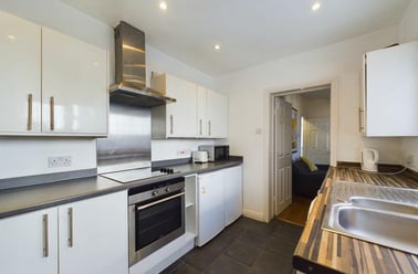 Bishopstone Road, City Centre, Gloucester - Image 3