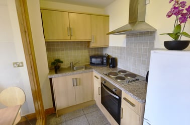 West End House Legrams Lane, Manningham, Bradford - Image 3