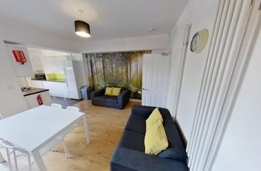 Wilford Crescent East, The Meadows, Nottingham - Image 3