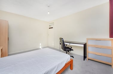 Glenbuck Road, Oakhill, Surbiton - Image 3