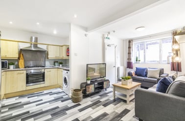 Clifton Avenue, Fallowfield, Manchester - Image 3