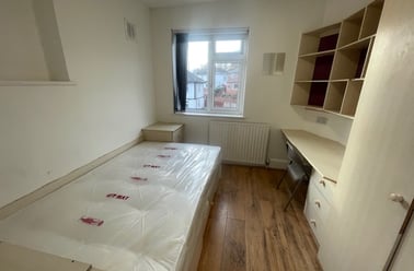 Langdale Gardens, Headingley, Leeds - Image 2