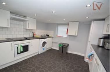 Ashville Terrace, Hyde Park, Leeds - Image 2