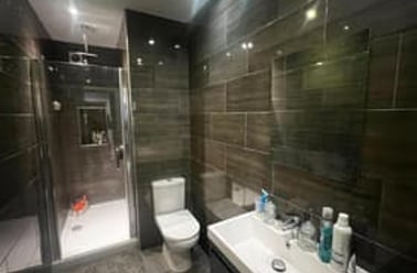 Midland Road, Hyde Park, Leeds - Image 2