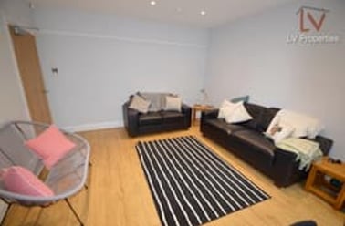 Estcourt Avenue, Headingley, Leeds - Image 2