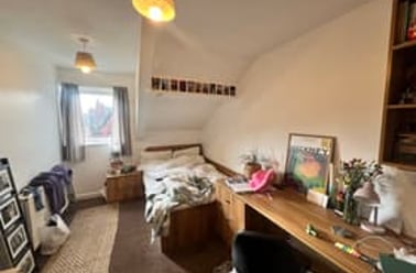 Estcourt Avenue, Headingley, Leeds - Image 2