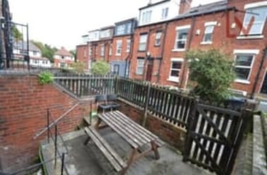 Burchett Grove, Woodhouse, Leeds - Image 2