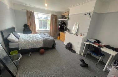 Dennistead Crescent, Headingley, Leeds - Image 2