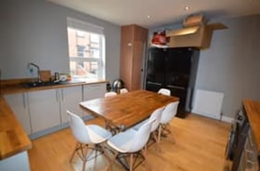 Burchett Terrace, Woodhouse, Leeds - Image 2