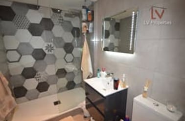 Lucas Place, Woodhouse, Leeds - Image 3